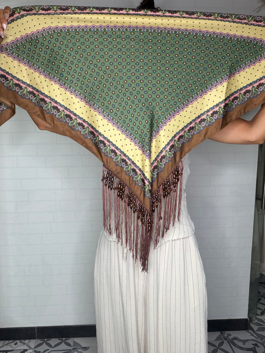 Pañuelo cachemir con fleco y pedrería verde