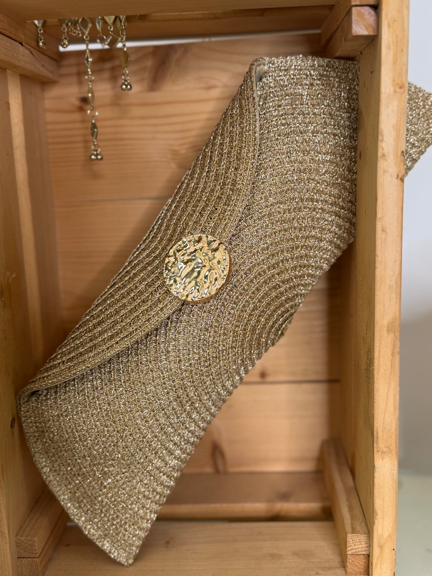 Cartera de fiesta,rafia dorada