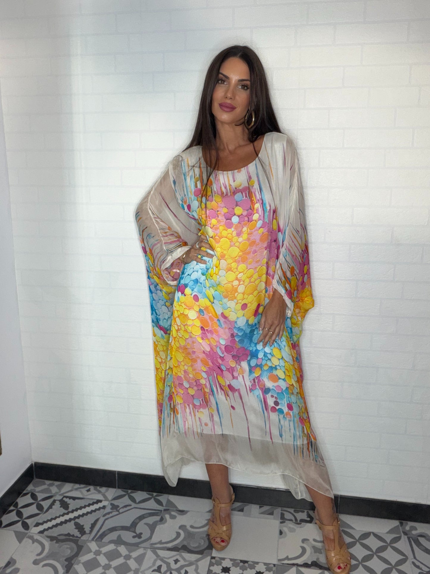 Vestido de seda lunares