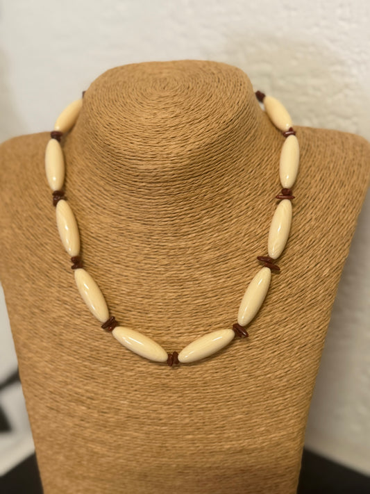 Collar hueso alargado y coral