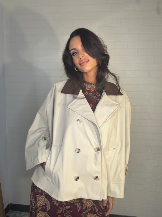 Chaqueta poncho de polipiel