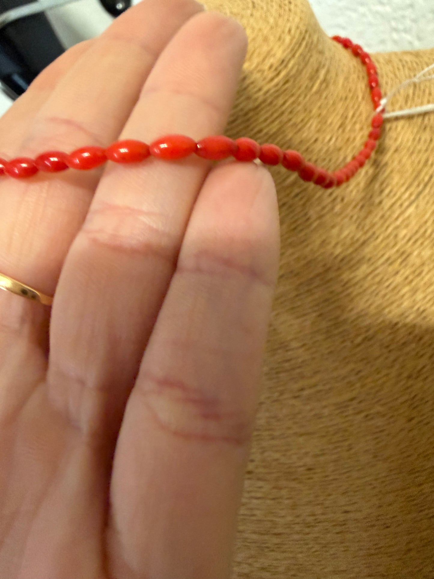 Collar en acero pequeño de coral
